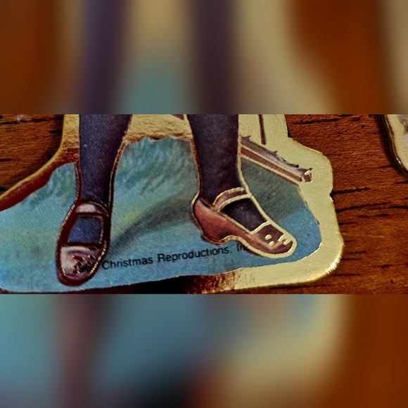 Vintage Victorian Style Paper Ornaments - Picture 2 of 7